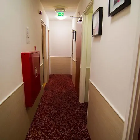 Szálloda Downtown 2*